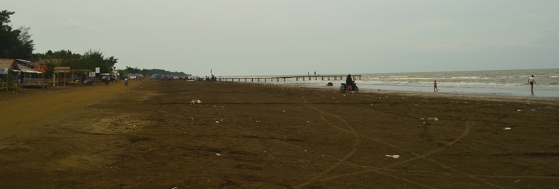 Pantai Tanjung Pakis 10